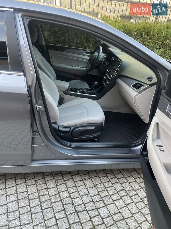 Седан Hyundai Sonata 2018 в Львове