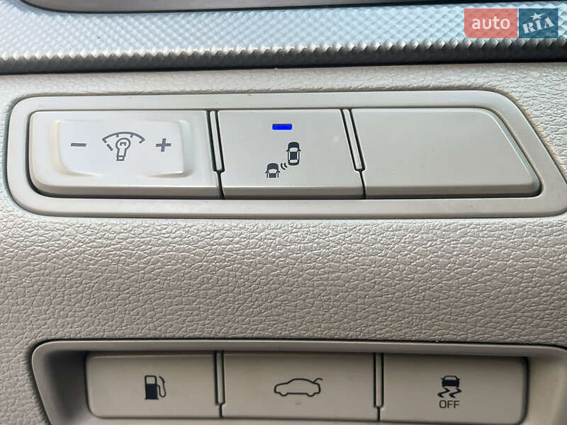 Седан Hyundai Sonata 2018 в Львове