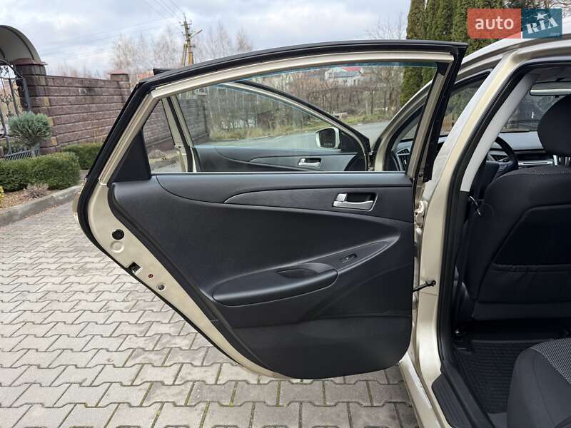 Седан Hyundai Sonata 2010 в Хмельницком