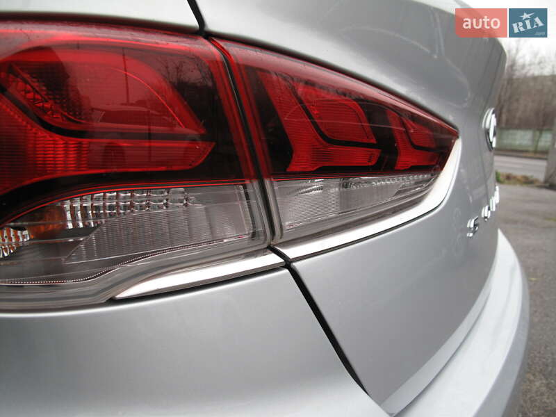 Седан Hyundai Sonata 2018 в Киеве