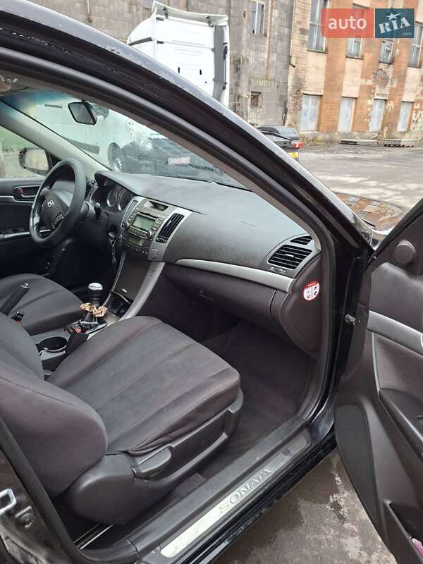 Седан Hyundai Sonata 2009 в Корце