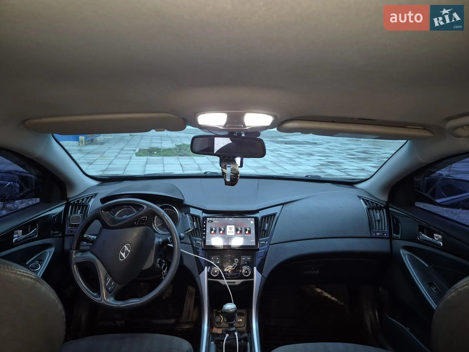 2010 Hyundai Sonata - мініатюра 13