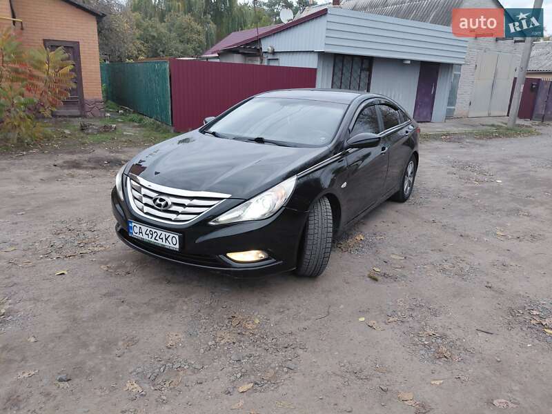 Седан Hyundai Sonata 2010 в Смеле