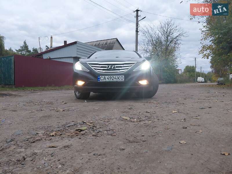 Седан Hyundai Sonata 2010 в Смеле