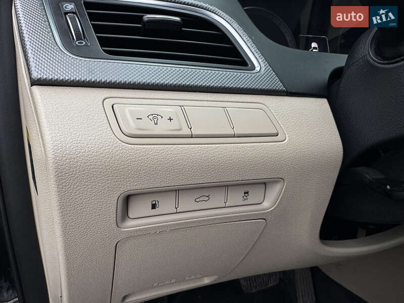 Седан Hyundai Sonata 2015 в Умани