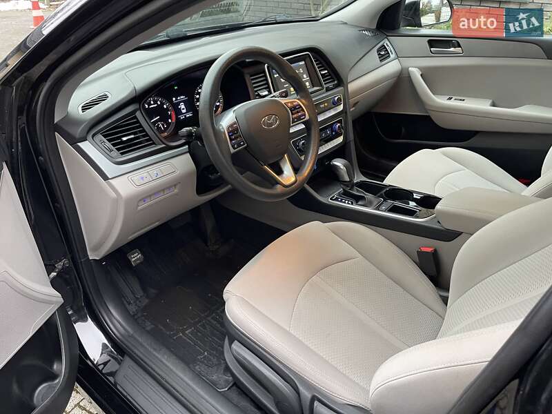 Седан Hyundai Sonata 2018 в Стрые