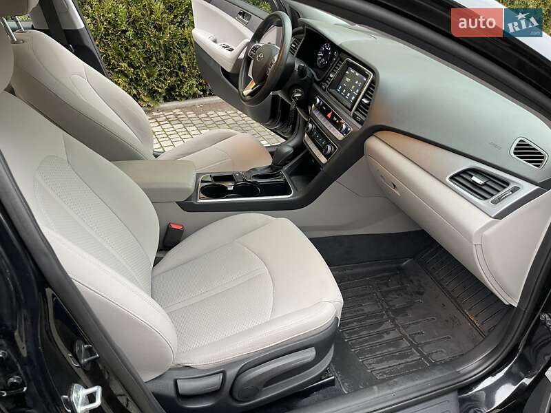 Седан Hyundai Sonata 2018 в Стрые