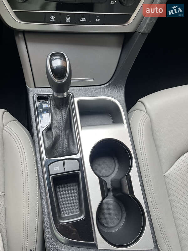 Седан Hyundai Sonata 2016 в Звенигородці