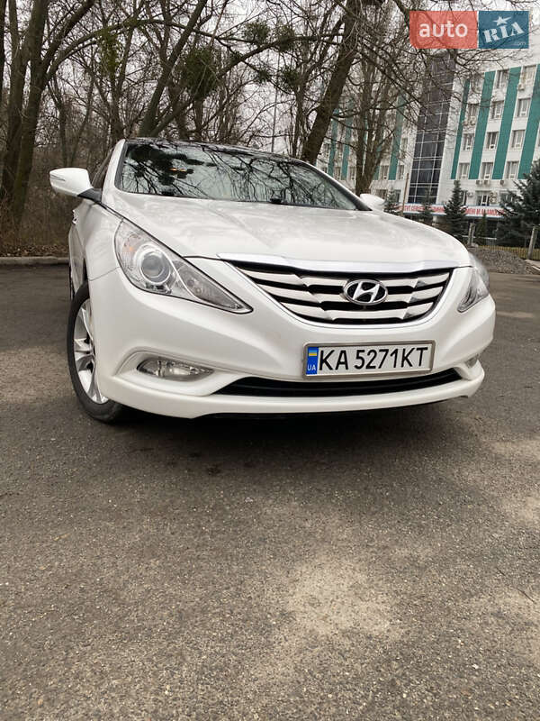 Hyundai Sonata 2011