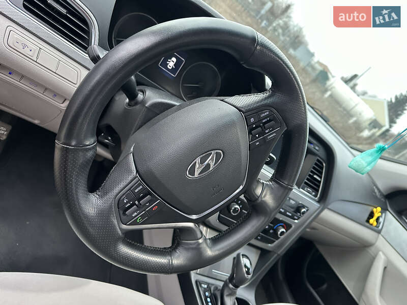 Седан Hyundai Sonata 2016 в Ічні