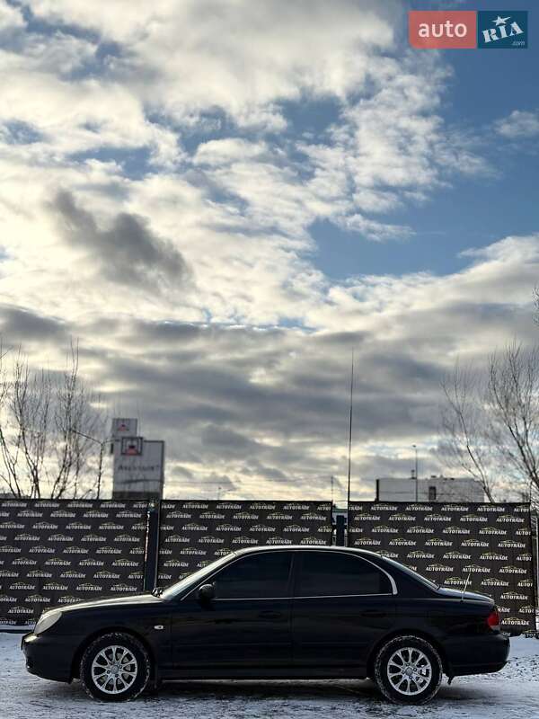 Седан Hyundai Sonata 2004 в Киеве