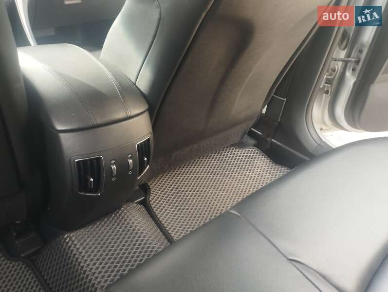 Седан Hyundai Sonata 2013 в Черновцах