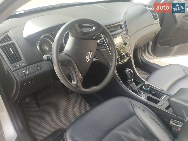Седан Hyundai Sonata 2013 в Черновцах