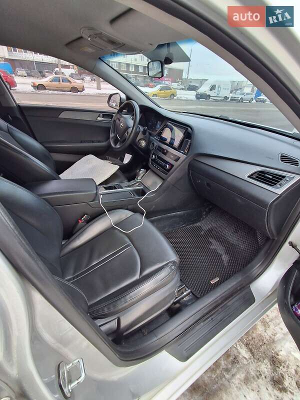 Седан Hyundai Sonata 2016 в Киеве