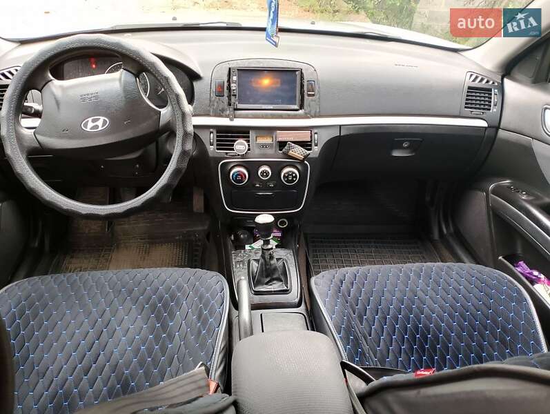 Седан Hyundai Sonata 2006 в Черноморске