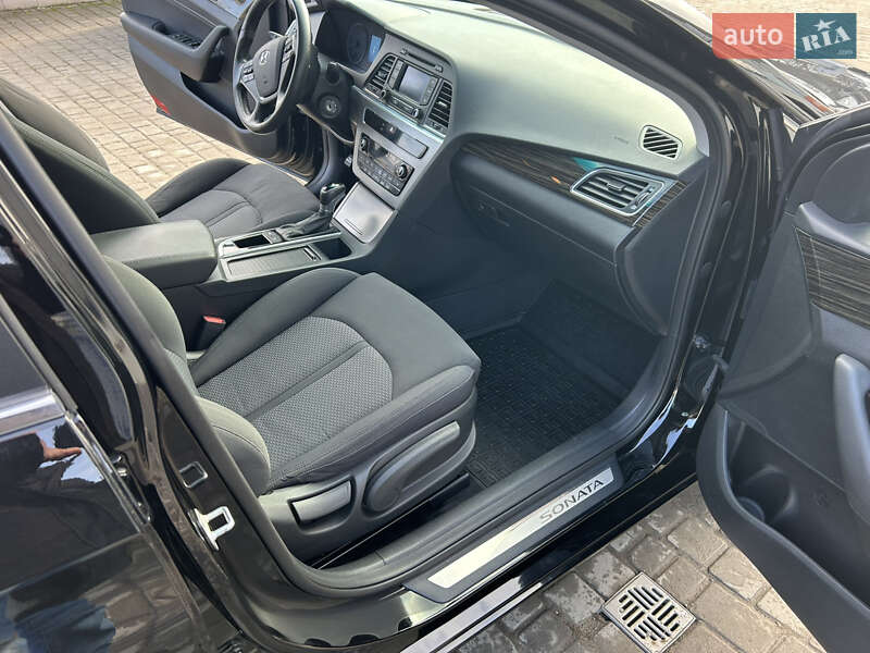 Седан Hyundai Sonata 2016 в Дрогобыче