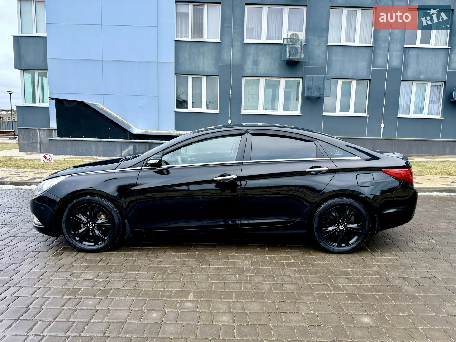 2010 Hyundai Sonata - мініатюра 2