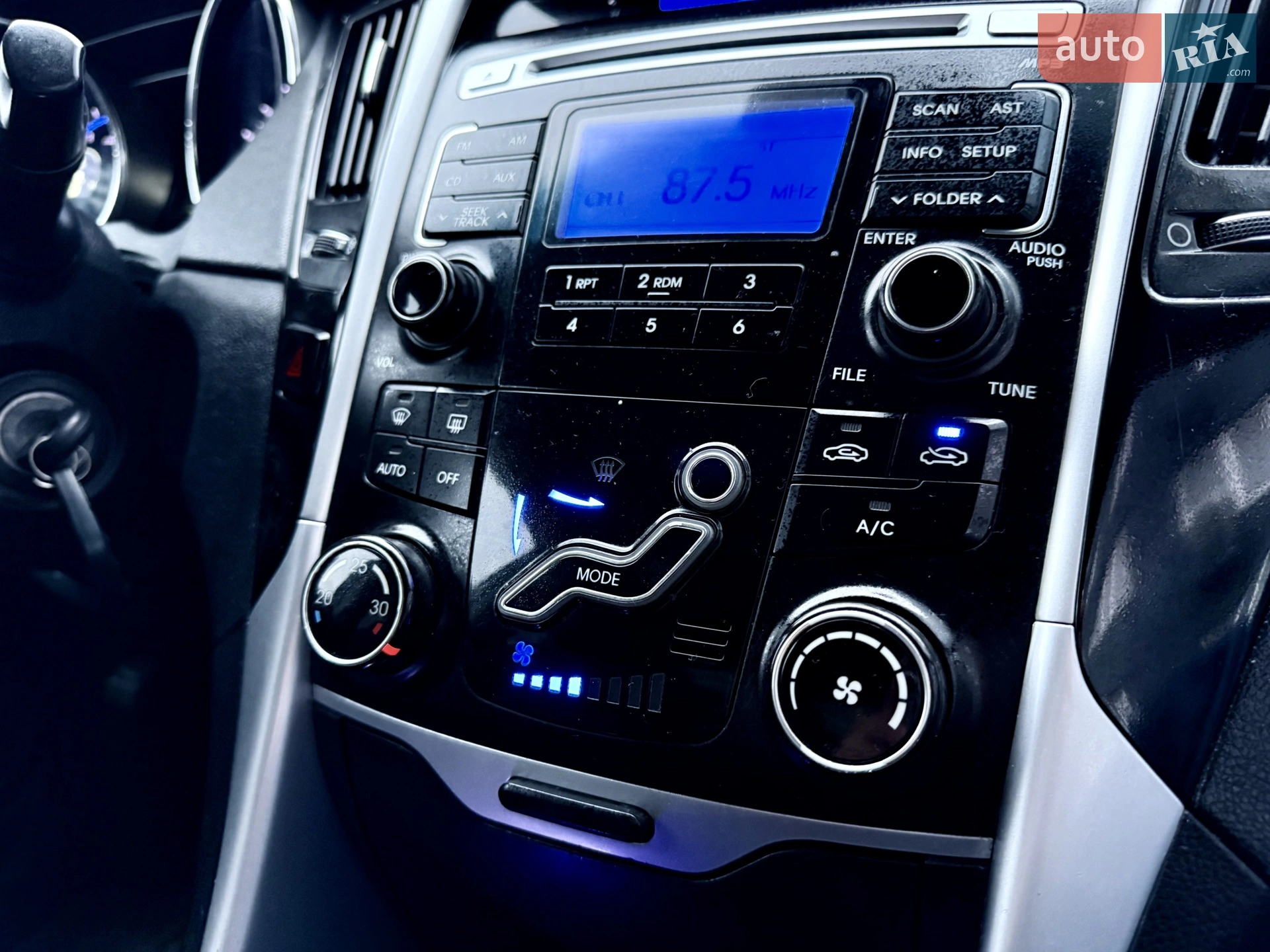 2010 Hyundai Sonata - мініатюра 57