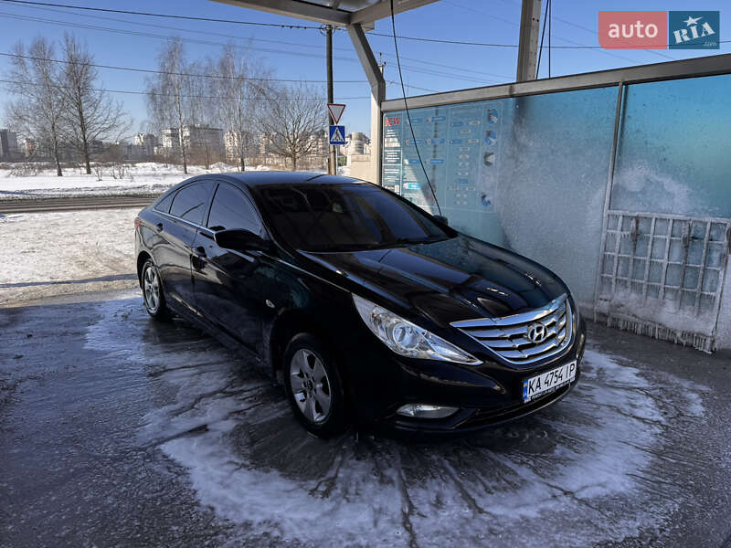 Hyundai Sonata 2011