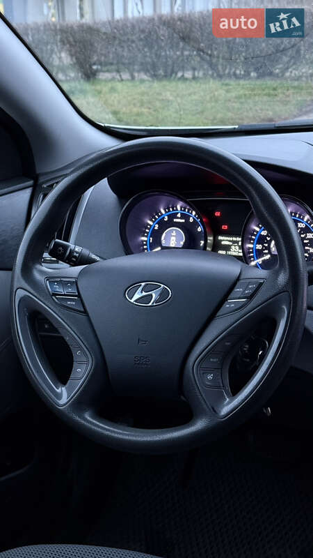 Седан Hyundai Sonata 2013 в Коростене