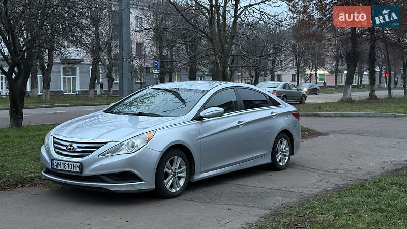 Седан Hyundai Sonata 2013 в Коростене