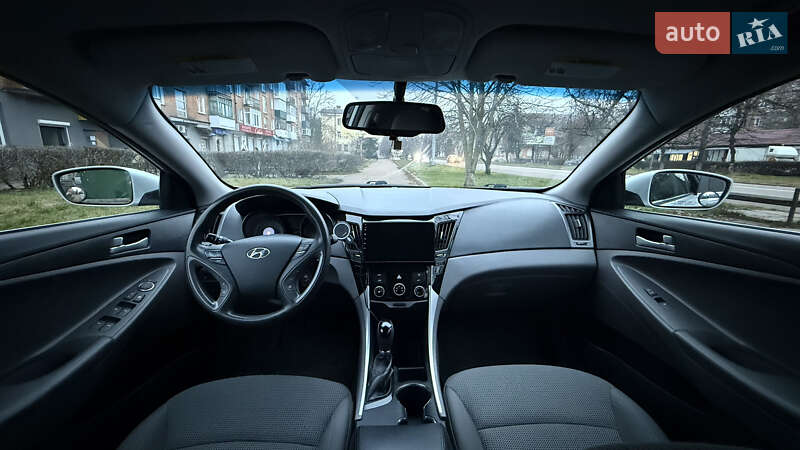 Седан Hyundai Sonata 2013 в Коростене