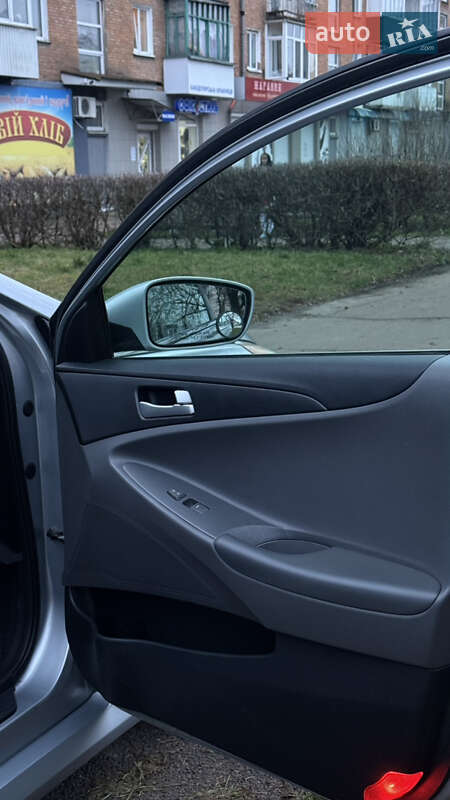 Седан Hyundai Sonata 2013 в Коростене