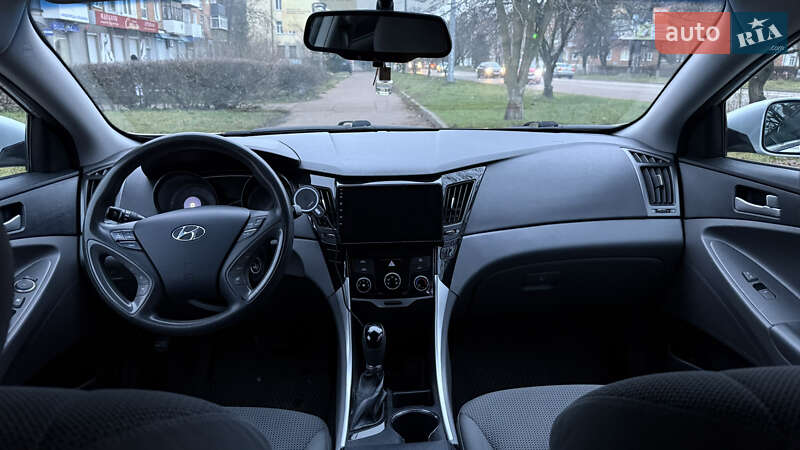 Седан Hyundai Sonata 2013 в Коростене