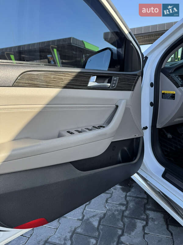 Седан Hyundai Sonata 2014 в Виннице