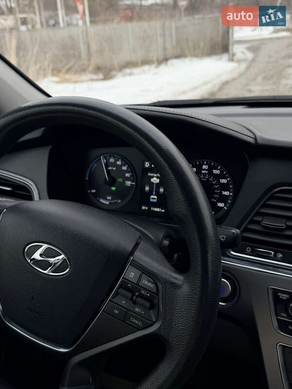 Седан Hyundai Sonata 2016 в Черновцах