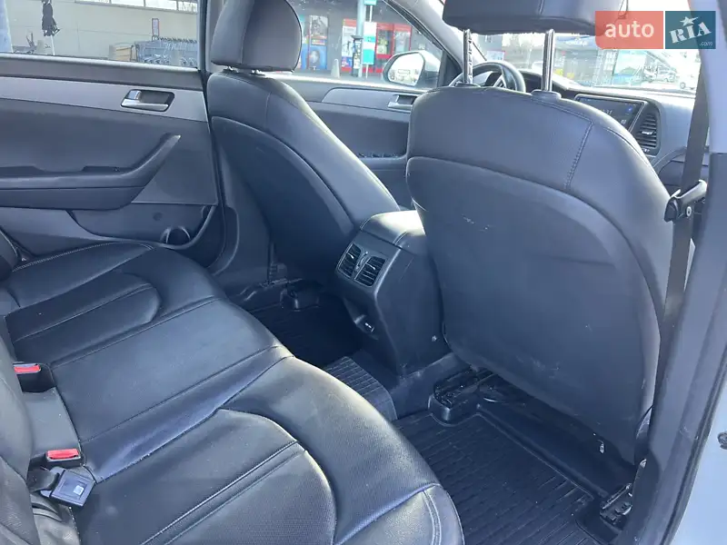 Hyundai Sonata 2017 VIN KMHE341DBJA410646 фото оголошення 8 з 57