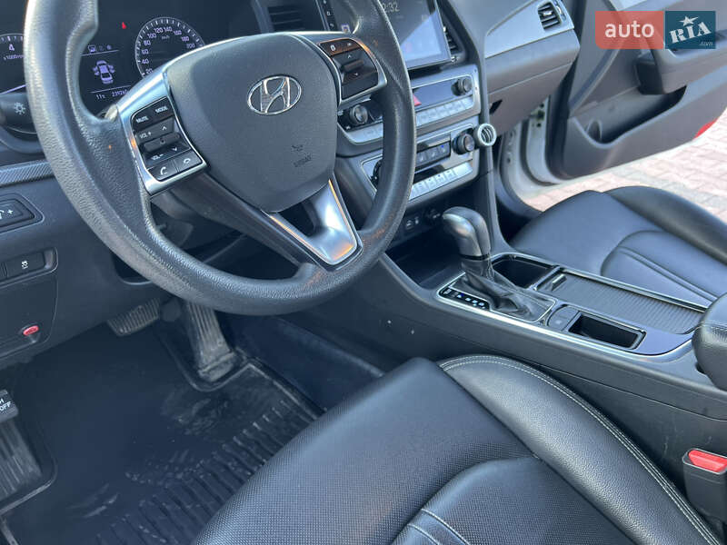 Седан Hyundai Sonata 2017 в Запорожье