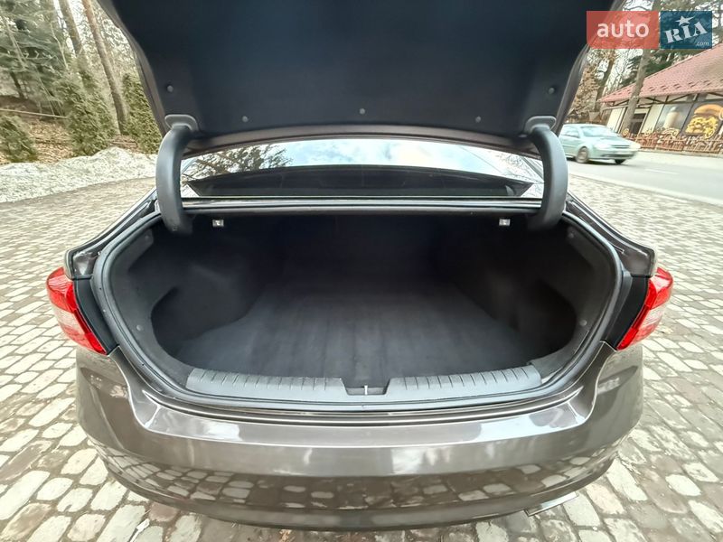 Седан Hyundai Sonata 2016 в Трускавце