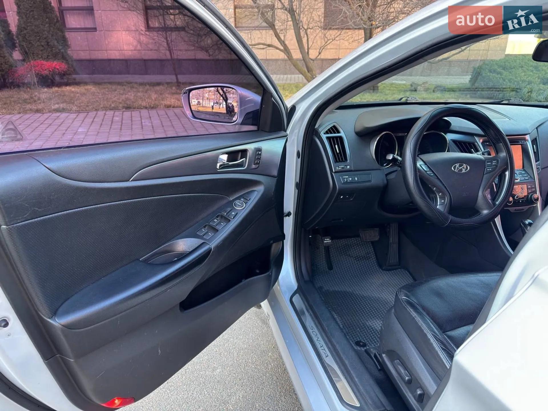 2011 Hyundai Sonata - мініатюра 11