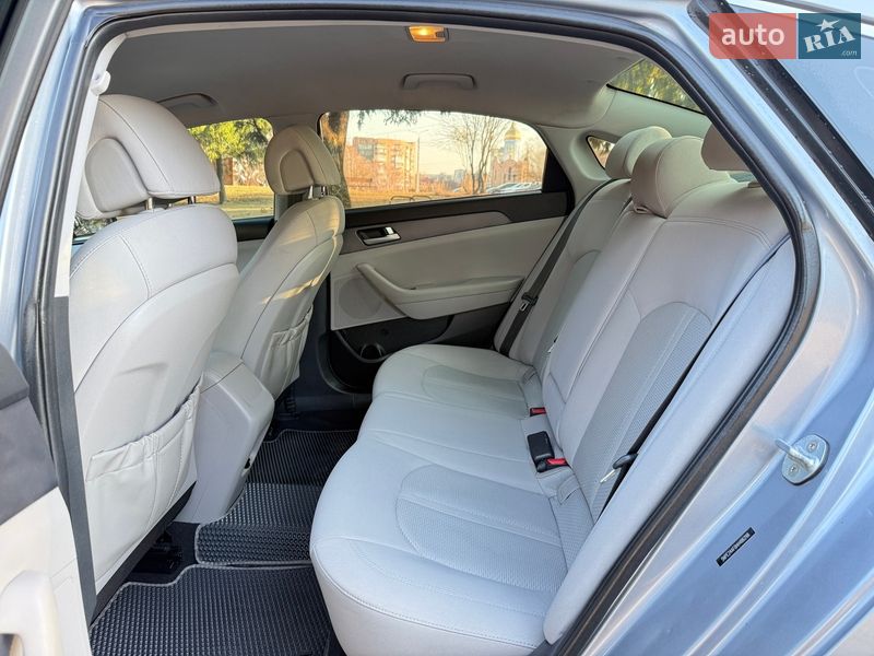 Седан Hyundai Sonata 2016 в Ровно