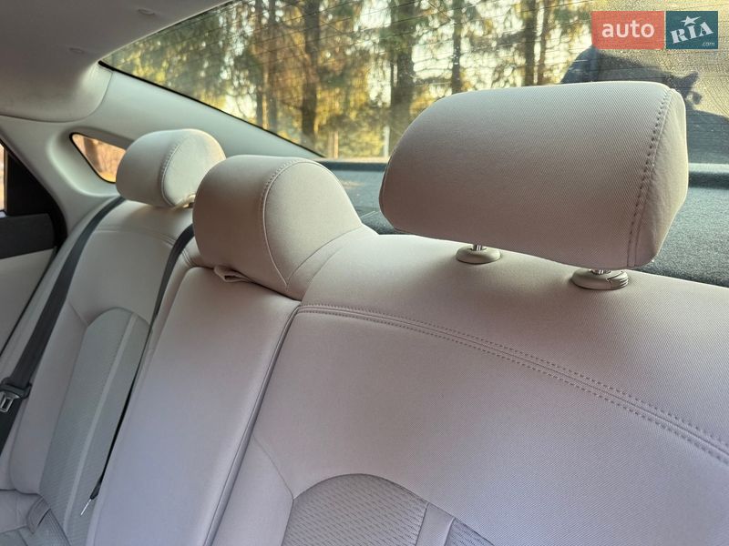 Седан Hyundai Sonata 2016 в Ровно