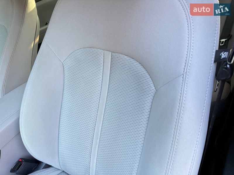 Седан Hyundai Sonata 2016 в Ровно