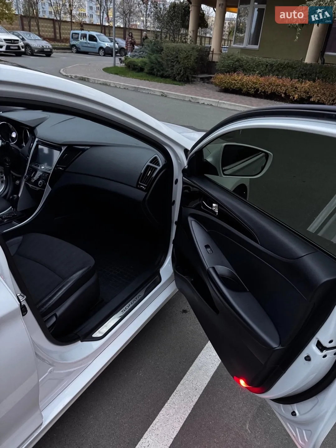 2010 Hyundai Sonata - мініатюра 10