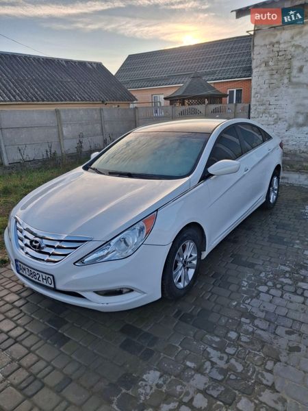 Седан Hyundai Sonata 2012 в Коростышеве