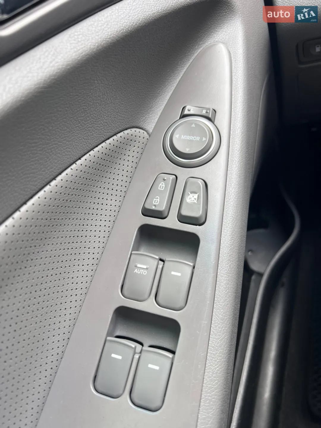 2014 Hyundai Sonata - мініатюра 25