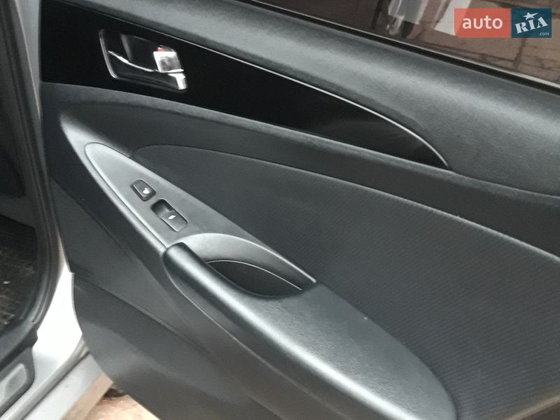 Седан Hyundai Sonata 2010 в Ромнах фото 39 Седан Hyundai Sonata 2010 в Ромнах