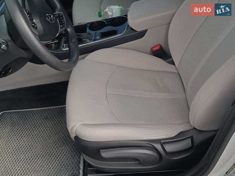 Седан Hyundai Sonata 2017 в Львові