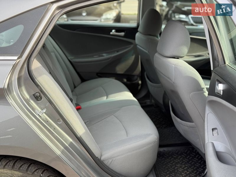 Седан Hyundai Sonata 2012 в Кривом Роге