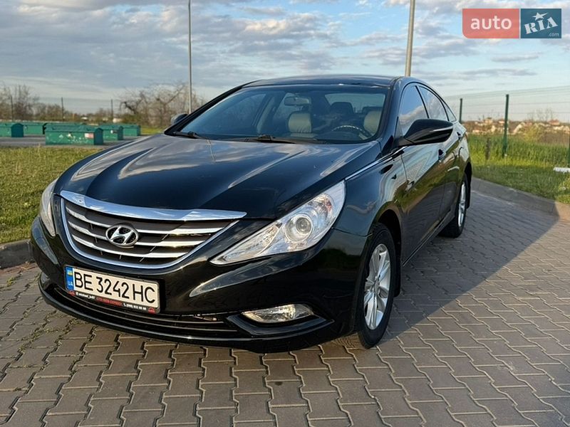 Hyundai Sonata 2011