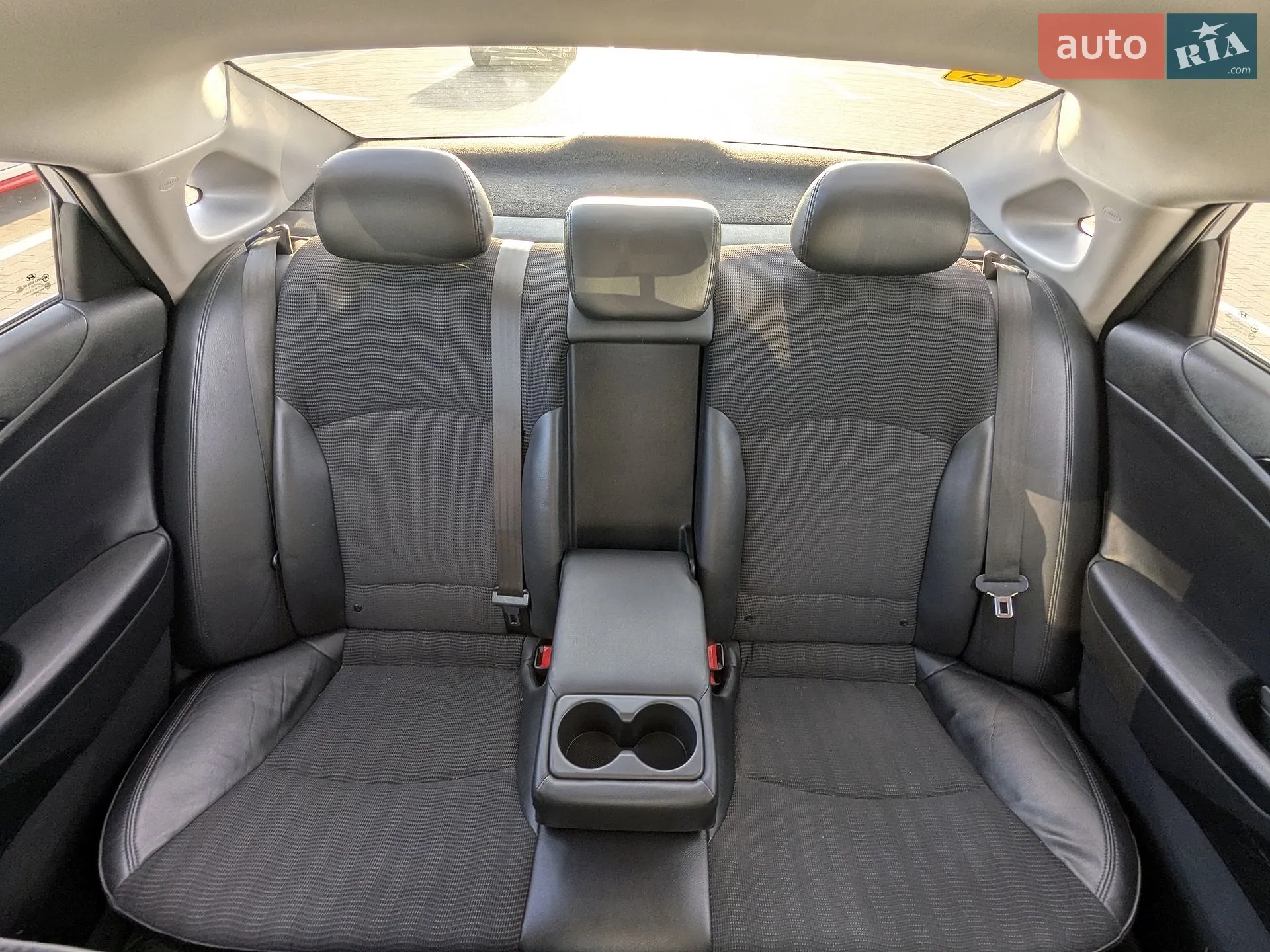2010 Hyundai Sonata - мініатюра 19