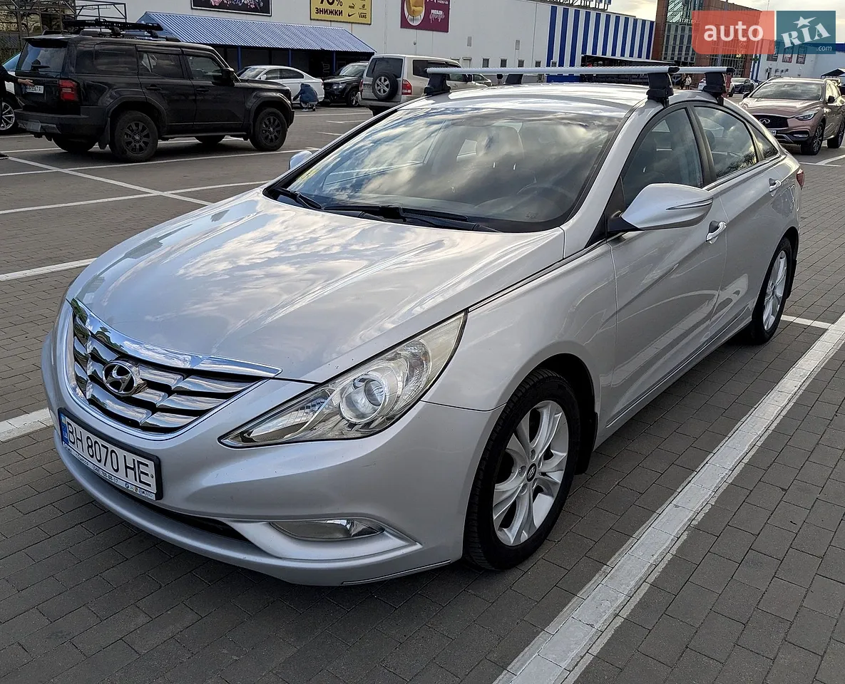 2010 Hyundai Sonata - мініатюра 12