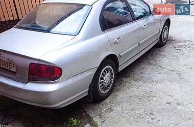 Седан Hyundai Sonata 2004 в Черновцах