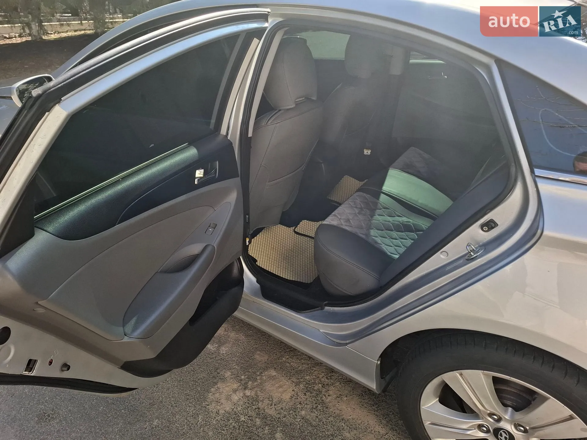 2010 Hyundai Sonata - мініатюра 2