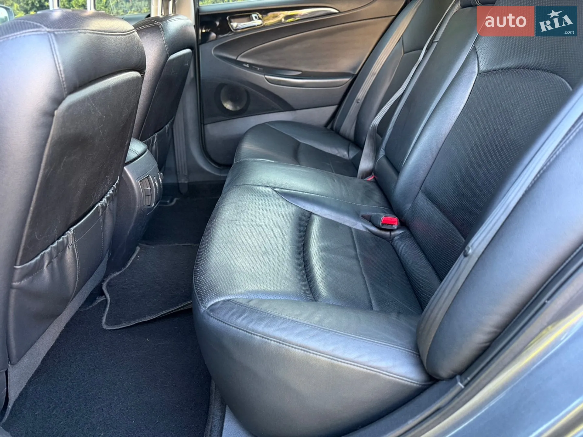 2010 Hyundai Sonata - мініатюра 29