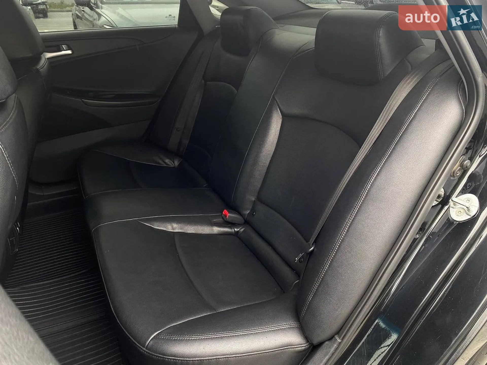 2011 Hyundai Sonata - мініатюра 29